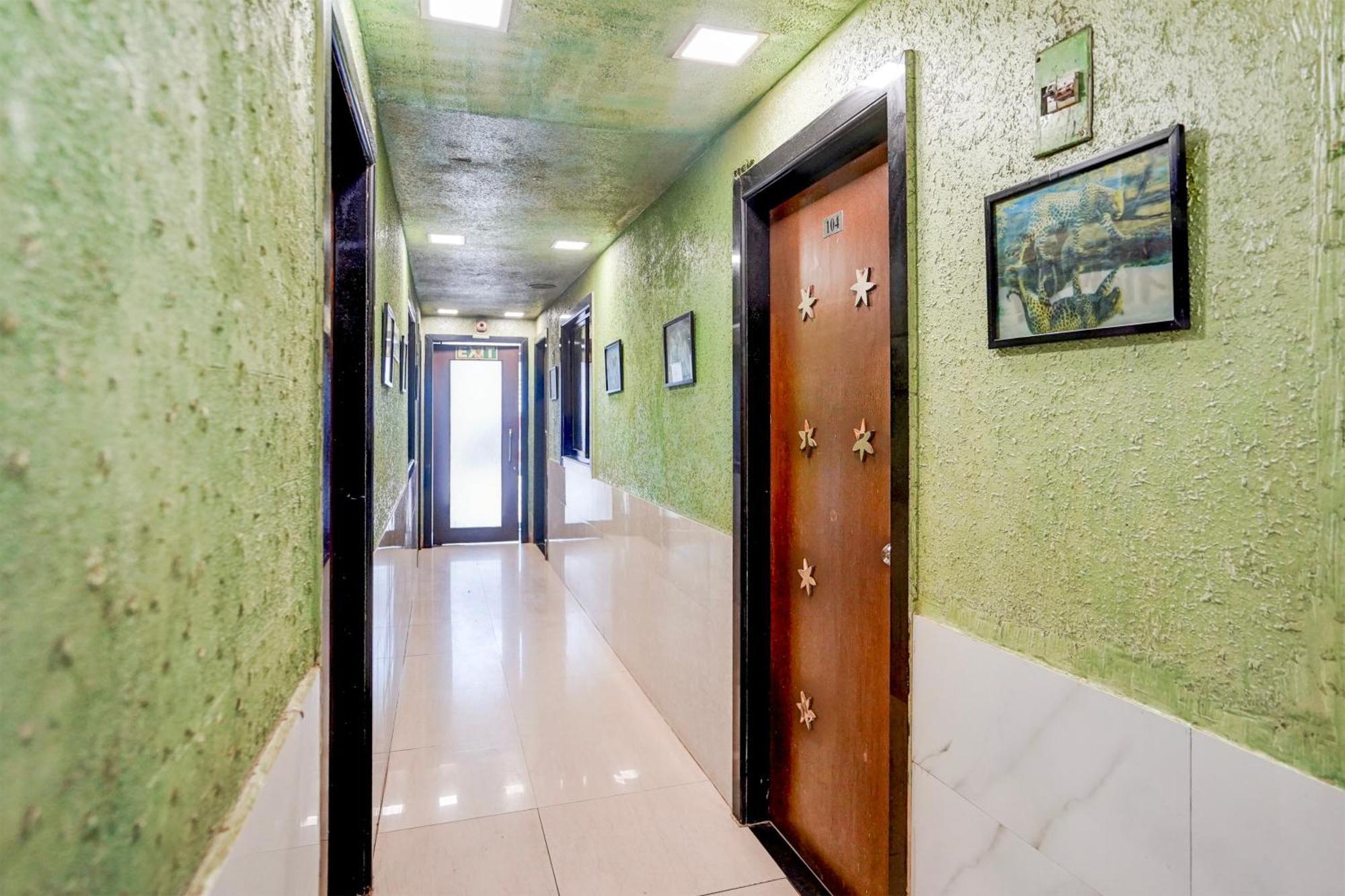 Hotel O The Om Sai Residency Мумбаї Екстер'єр фото